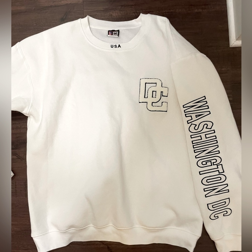 White 2xl Washington DC Cozy Sweatshirt